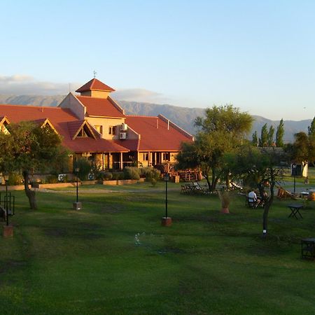 Lauquen Pilmaiquen Y Spa Villa de Merlo Luaran gambar