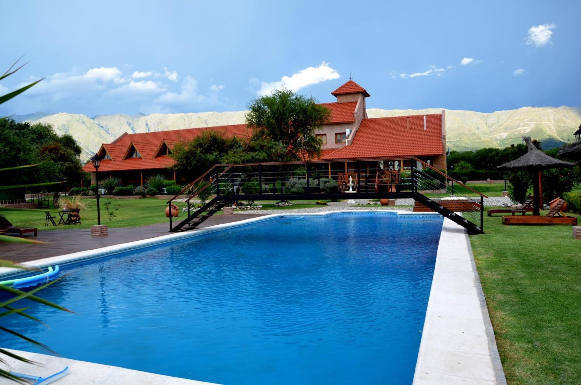 Lauquen Pilmaiquen Y Spa Villa de Merlo Luaran gambar