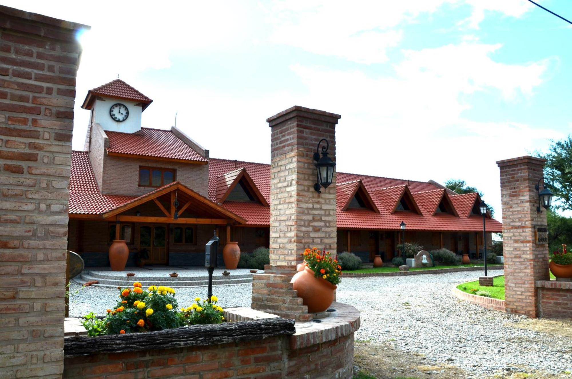 Lauquen Pilmaiquen Y Spa Villa de Merlo Luaran gambar