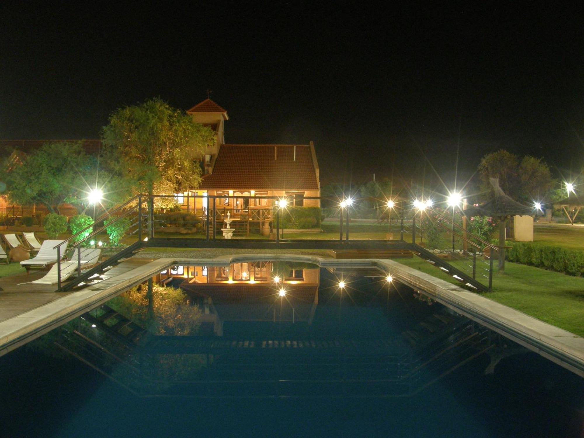 Lauquen Pilmaiquen Y Spa Villa de Merlo Luaran gambar
