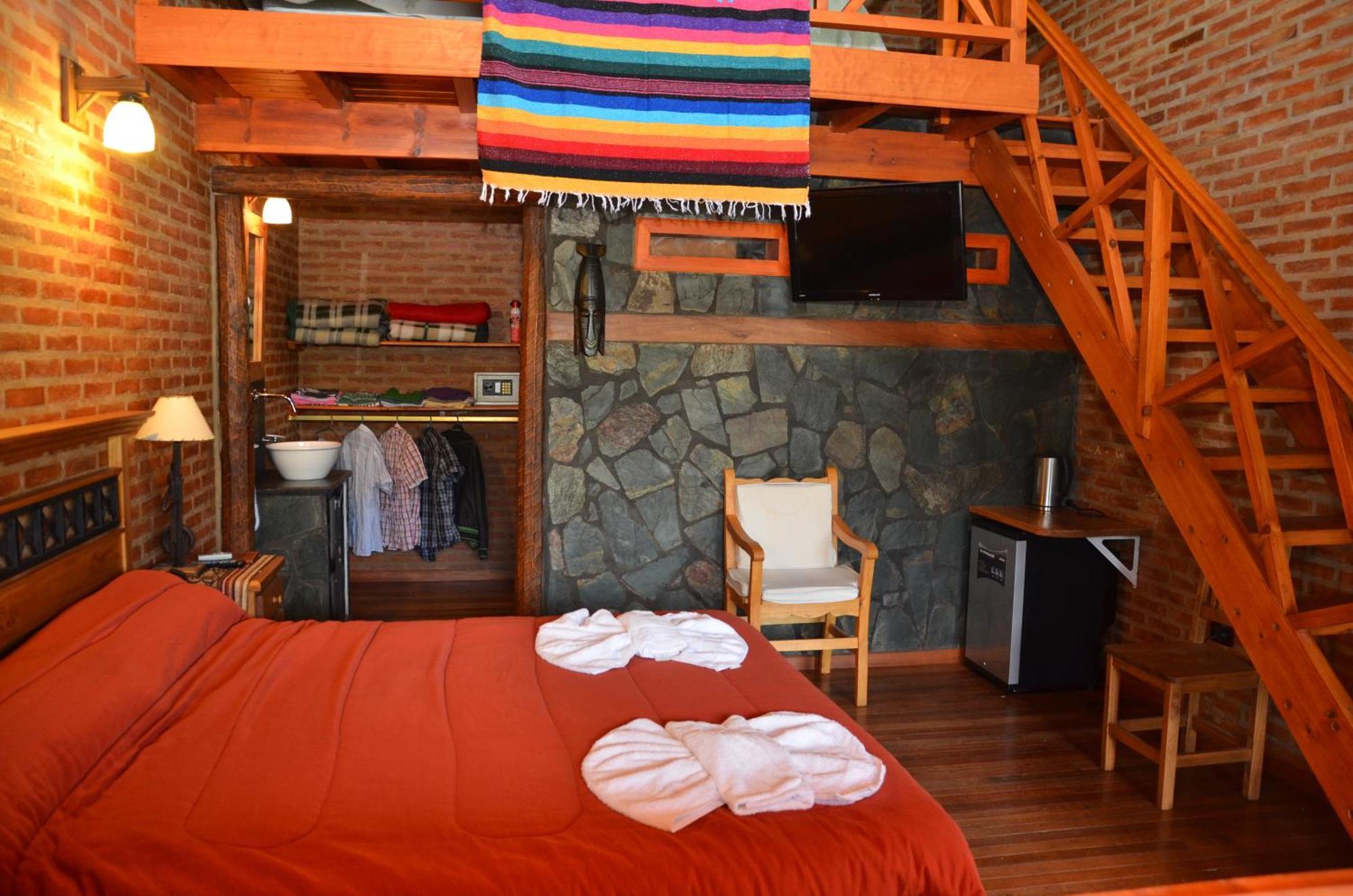 Lauquen Pilmaiquen Y Spa Villa de Merlo Luaran gambar
