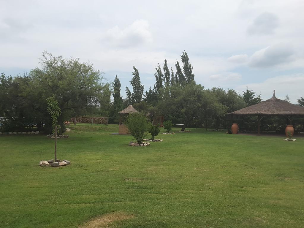 Lauquen Pilmaiquen Y Spa Villa de Merlo Luaran gambar