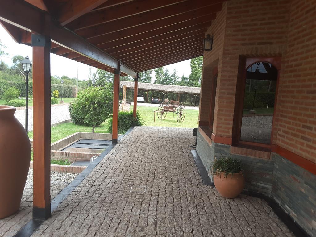 Lauquen Pilmaiquen Y Spa Villa de Merlo Luaran gambar