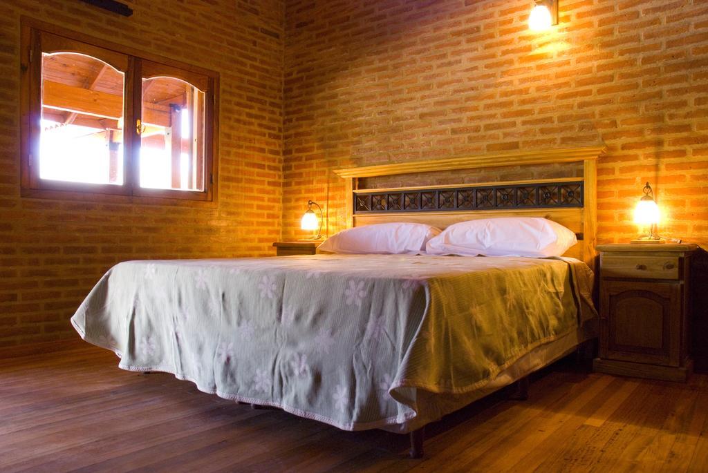 Lauquen Pilmaiquen Y Spa Villa de Merlo Luaran gambar