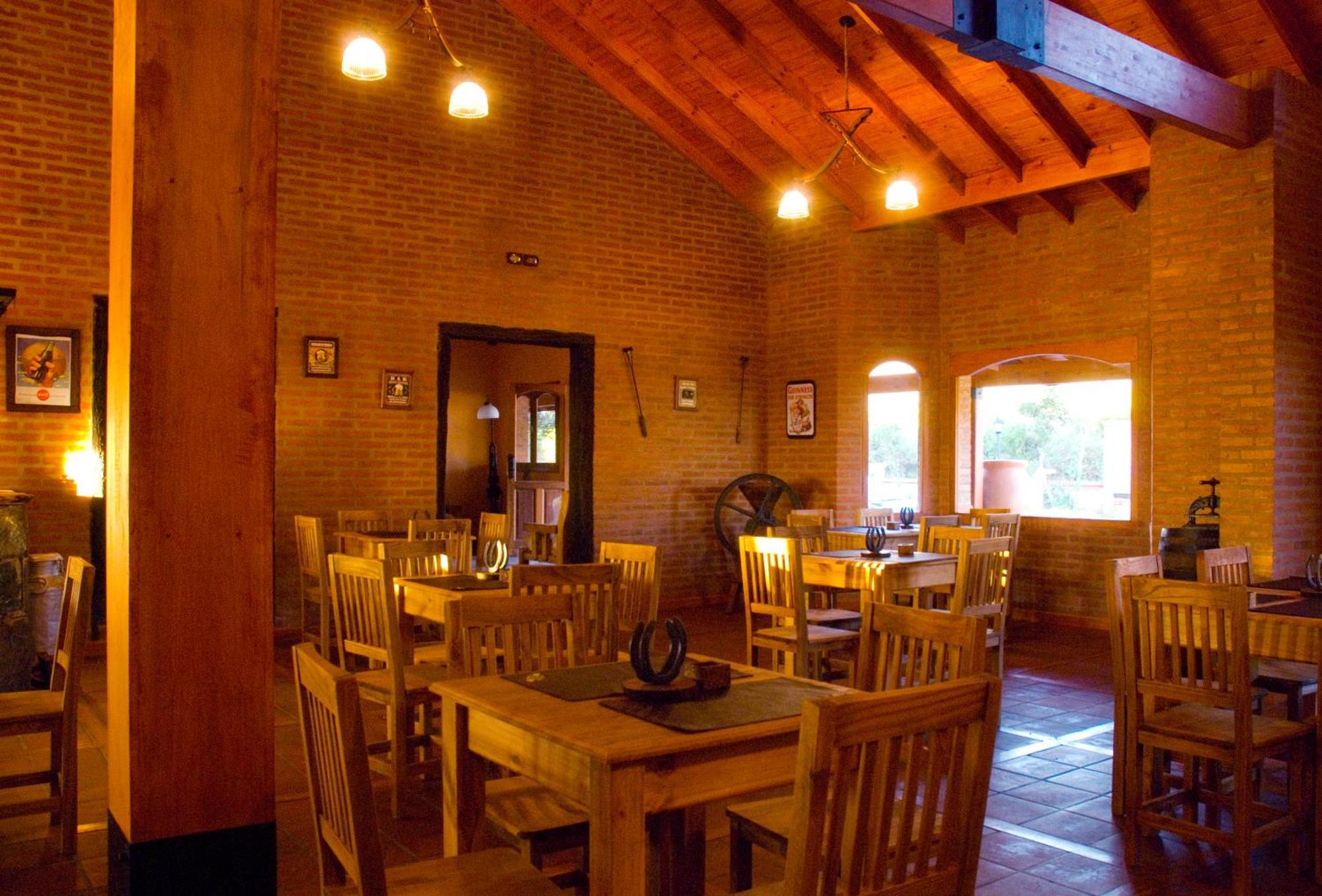 Lauquen Pilmaiquen Y Spa Villa de Merlo Luaran gambar