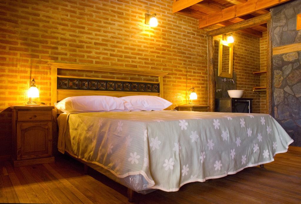 Lauquen Pilmaiquen Y Spa Villa de Merlo Luaran gambar