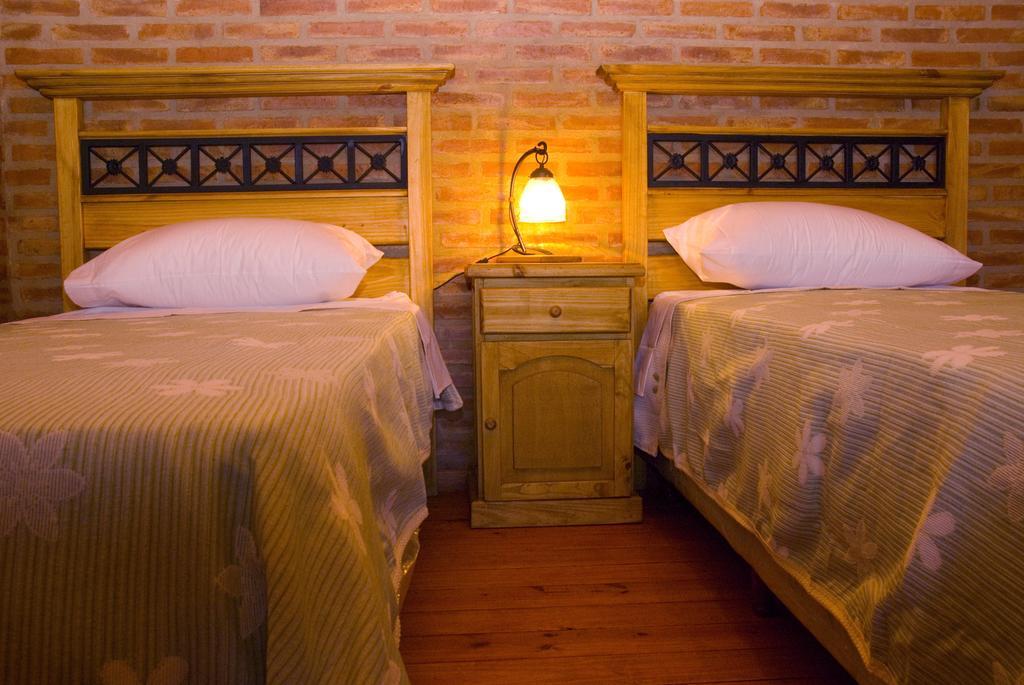 Lauquen Pilmaiquen Y Spa Villa de Merlo Luaran gambar